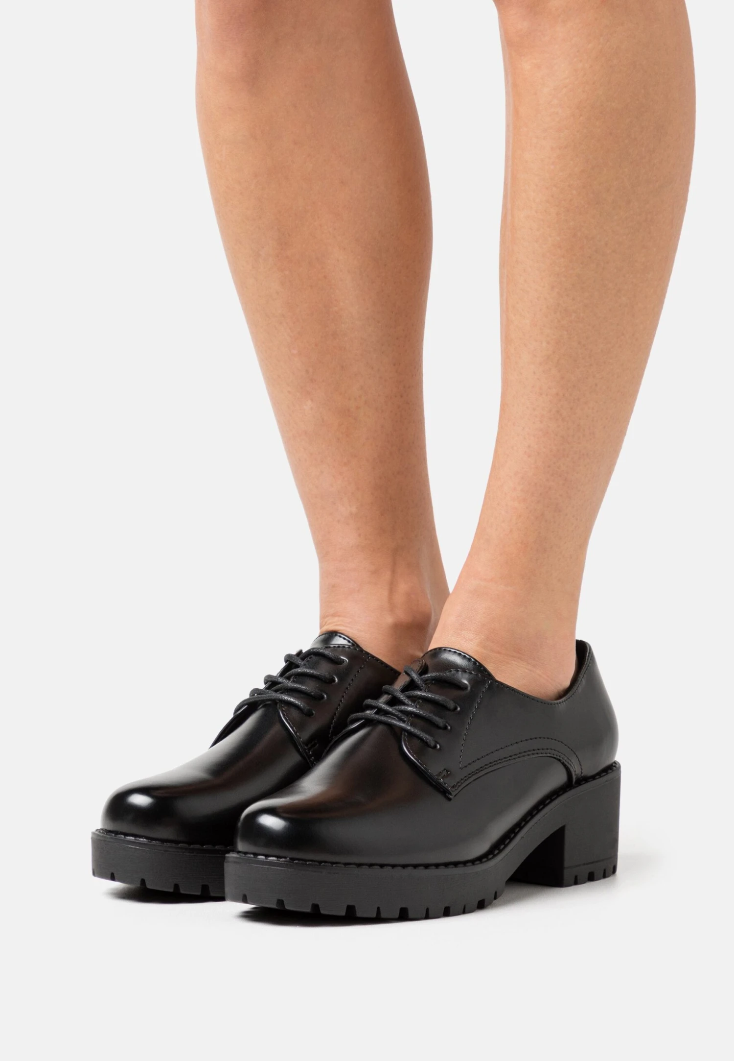 Veterpumps - Black 1 Veterpumps - Black